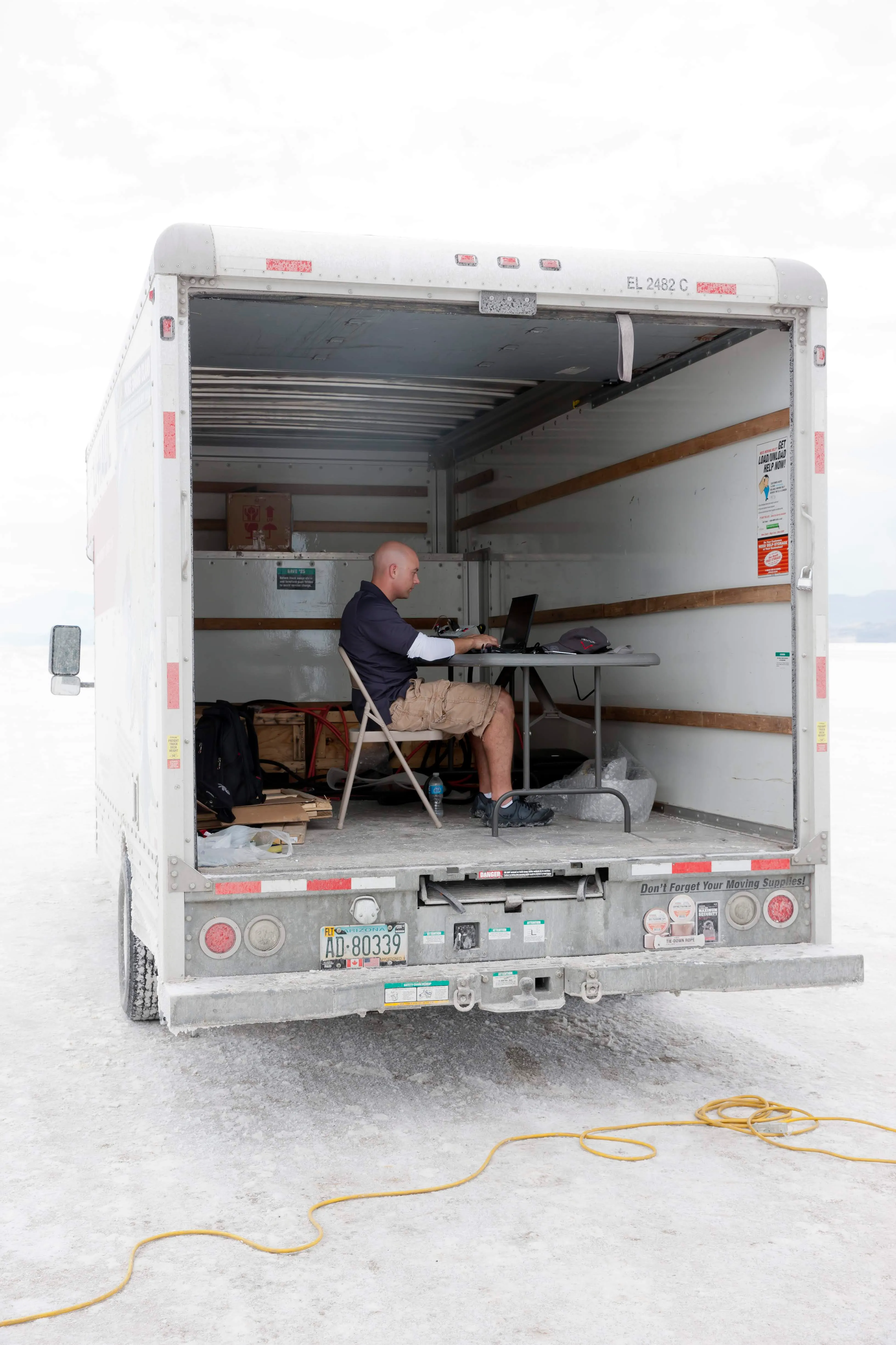 20140822 Vbb3 Sal Working In Moving Truck